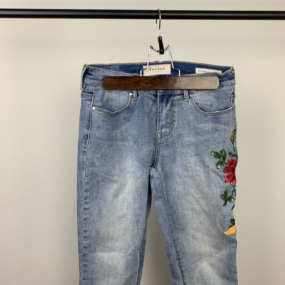 PacSun Floral Embroidered High Rise Ankle Jegging - Picture 9 of 14